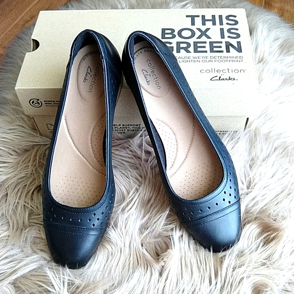 Clarks Genuine Leather Flats